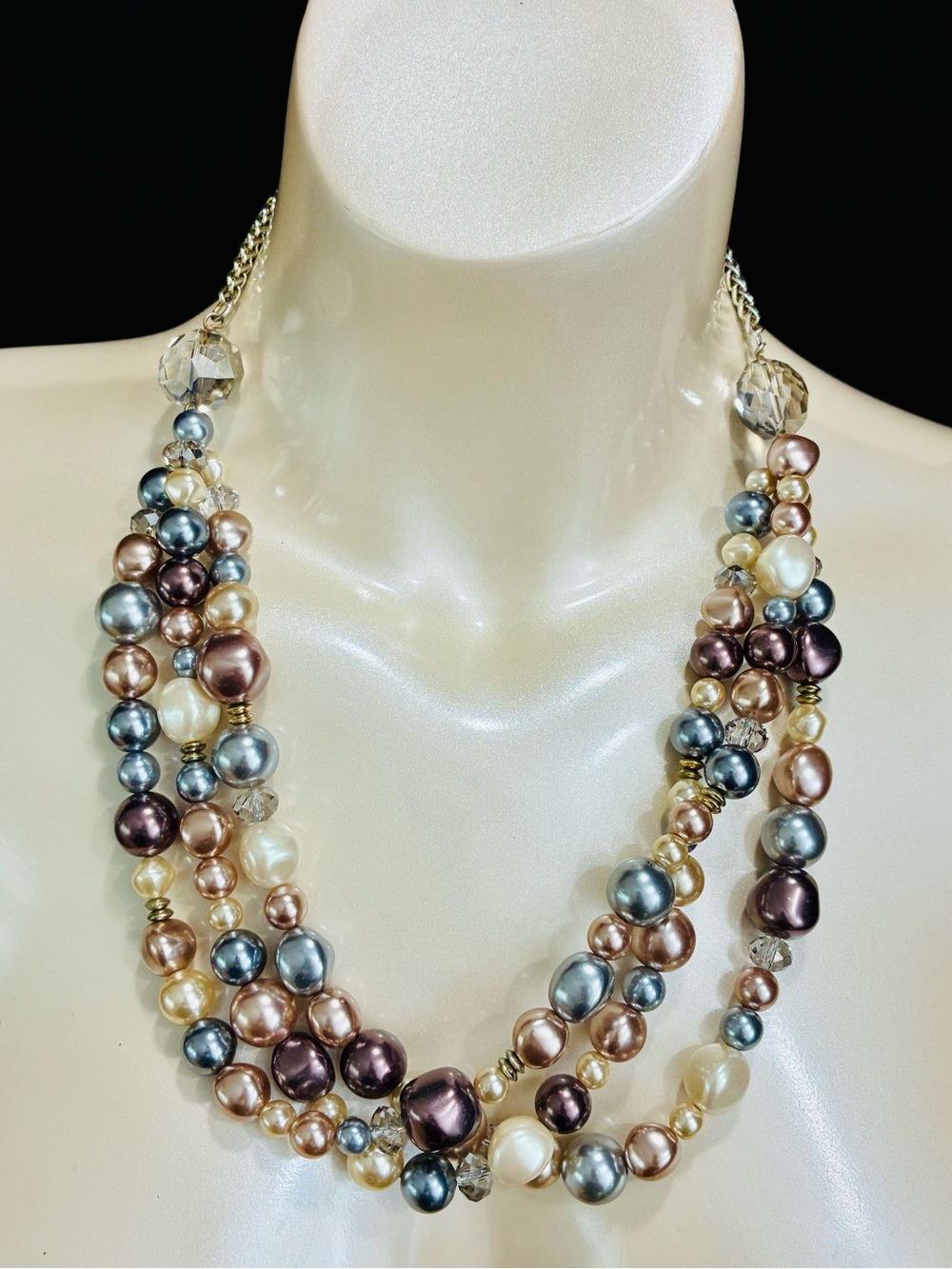 VTG Loft Multi-Strand Pearlescent Bead Necklace in Champagne Rose Slate Ivory